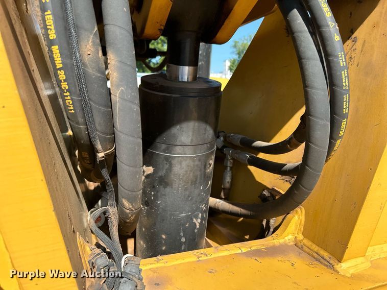 image for item DI7915 2013 Caterpillar TL1055C  telehandler
