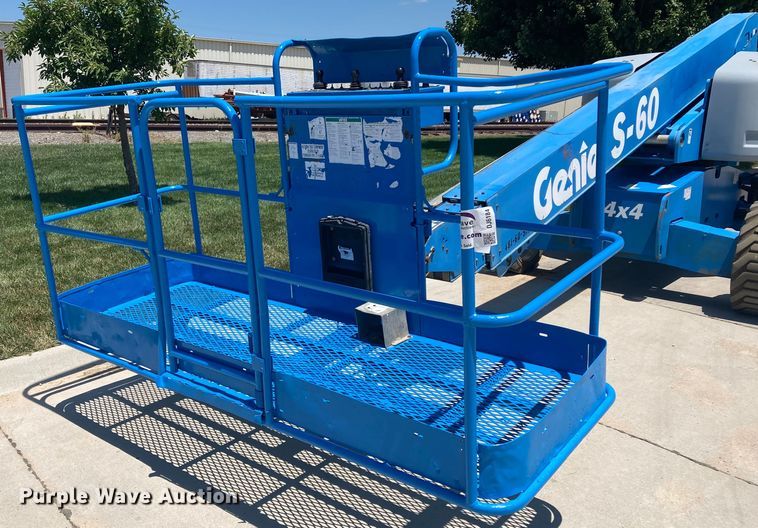 image for item DJ6184 2005 Genie S-60  boom lift