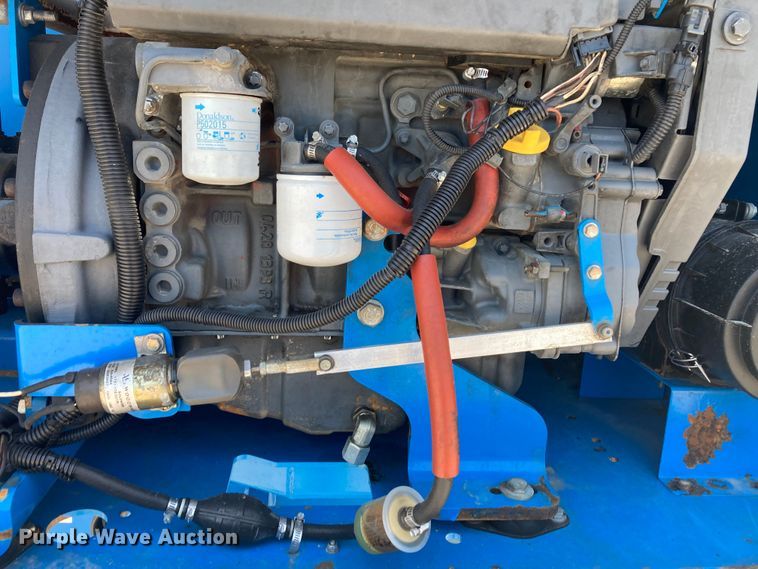 image for item DJ6184 2005 Genie S-60  boom lift