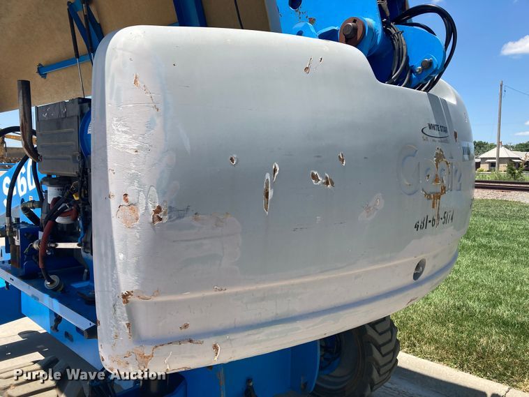 image for item DJ6184 2005 Genie S-60  boom lift