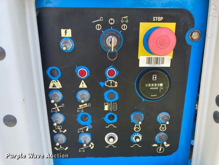 image for item DJ6184 2005 Genie S-60  boom lift