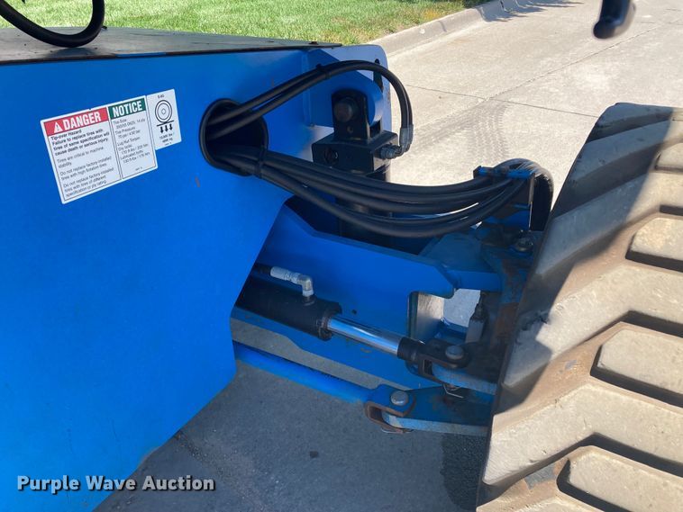 image for item DJ6184 2005 Genie S-60  boom lift