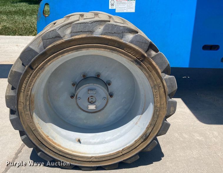 image for item DJ6184 2005 Genie S-60  boom lift