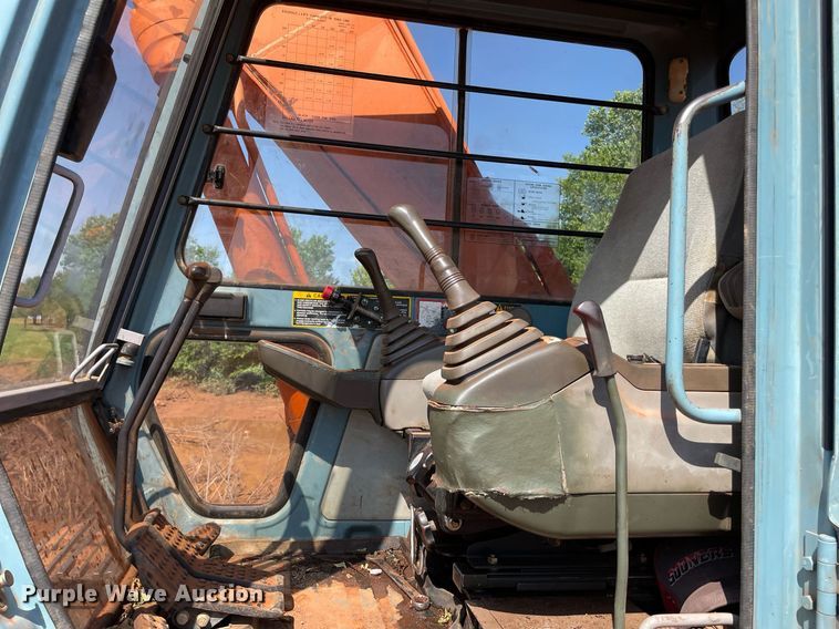 image for item DM0298 1994 Hitachi EX200LC-3  excavator