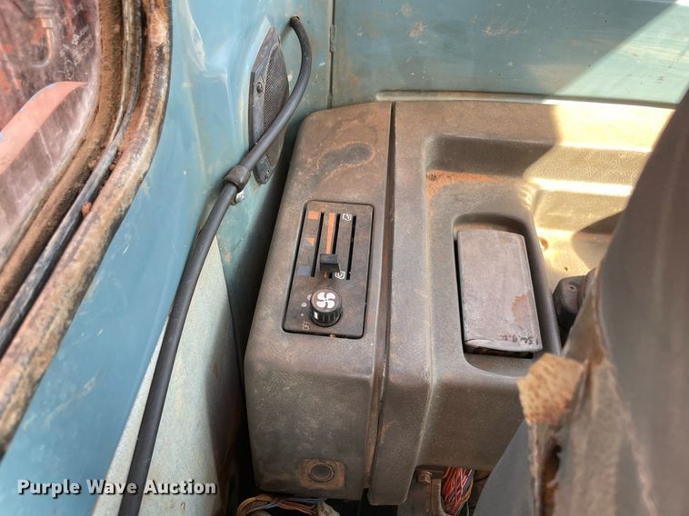 image for item DM0298 1994 Hitachi EX200LC-3  excavator