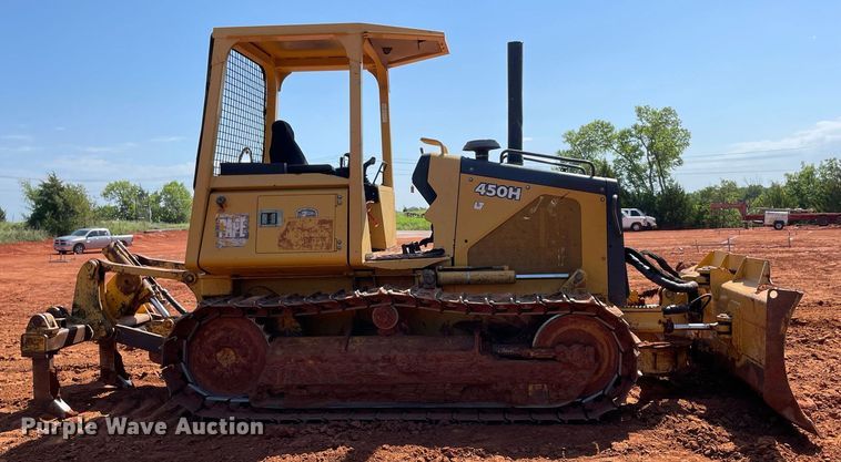 image for item DM0299 2004 John Deere 450H  dozer