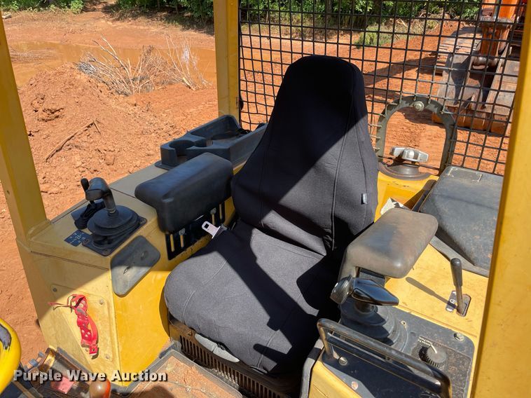 image for item DM0299 2004 John Deere 450H  dozer