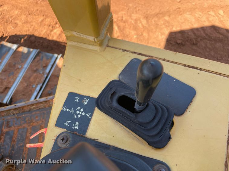 image for item DM0299 2004 John Deere 450H  dozer