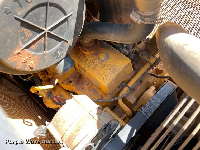 image for item DM0299 2004 John Deere 450H  dozer