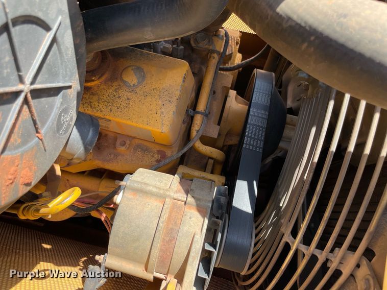 image for item DM0299 2004 John Deere 450H  dozer