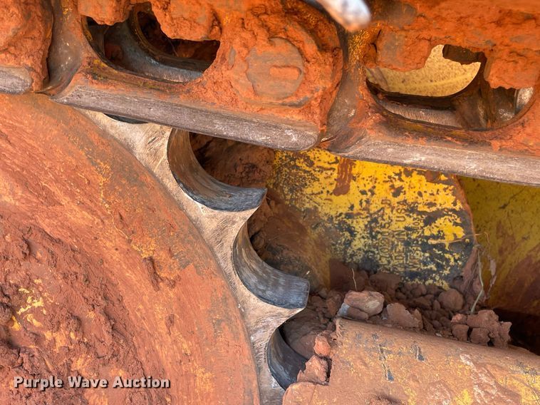 image for item DM0299 2004 John Deere 450H  dozer