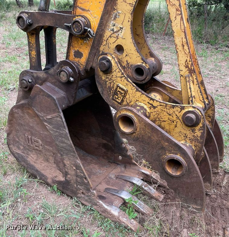 image for item DM0307 1993 Hyundai Robex 130LC  excavator