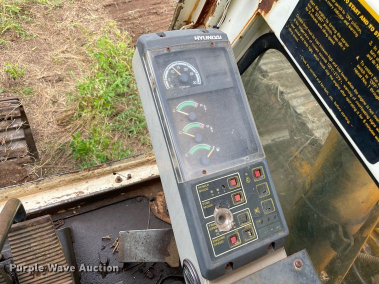 image for item DM0307 1993 Hyundai Robex 130LC  excavator