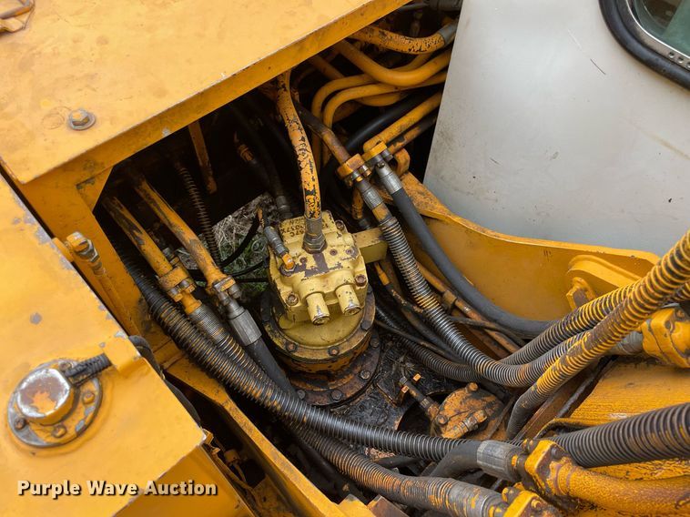 image for item DM0307 1993 Hyundai Robex 130LC  excavator