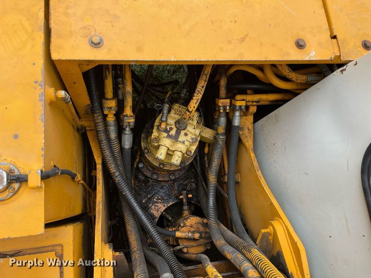 image for item DM0307 1993 Hyundai Robex 130LC  excavator