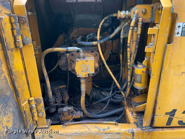 image for item DM0307 1993 Hyundai Robex 130LC  excavator