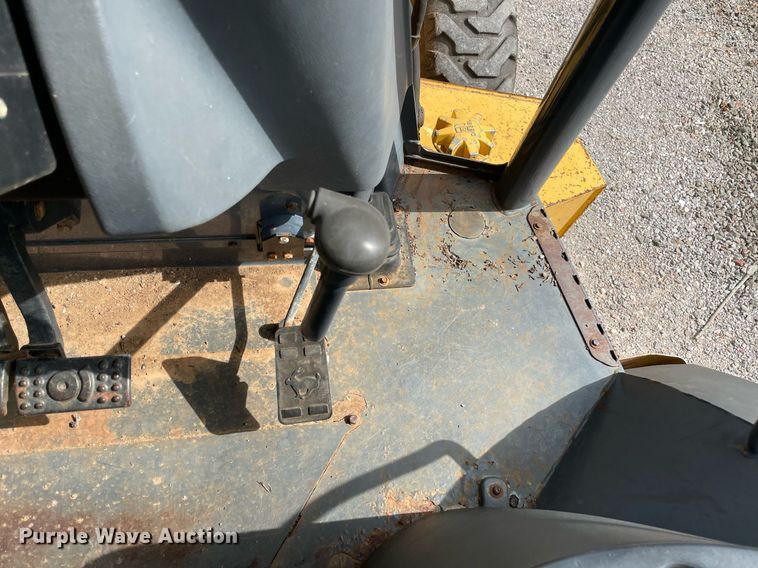 image for item DM0308 2004 John Deere 310G  backhoe