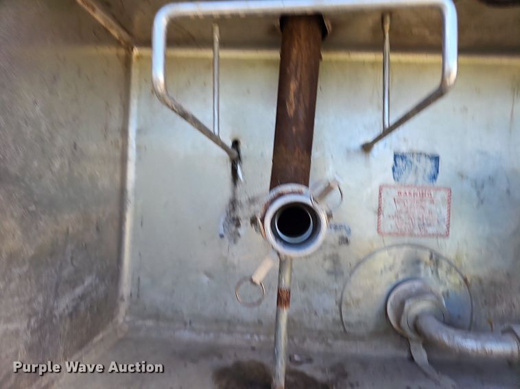 image for item DN8568 1995 Mack RD690S  water truck