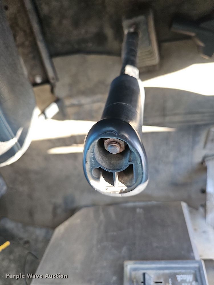 image for item DN8568 1995 Mack RD690S  water truck