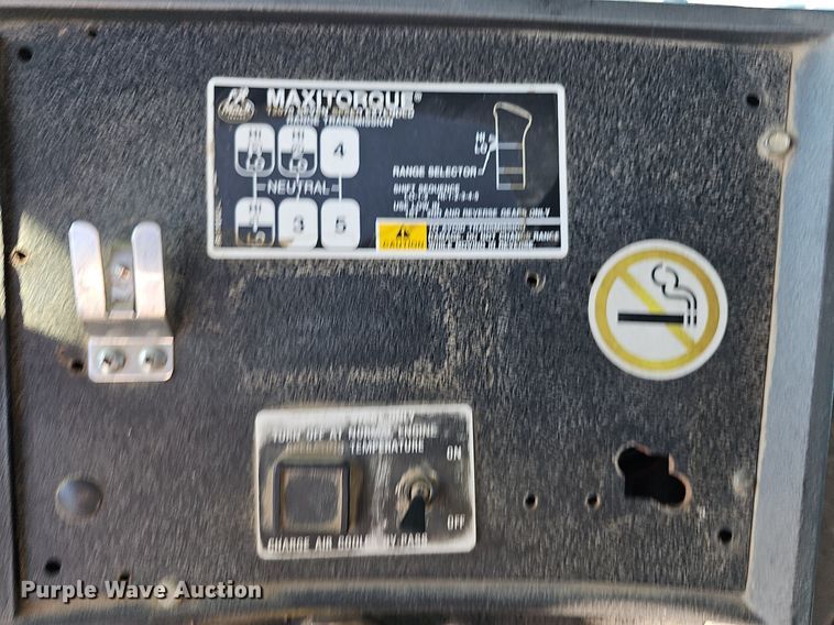 image for item DN8568 1995 Mack RD690S  water truck