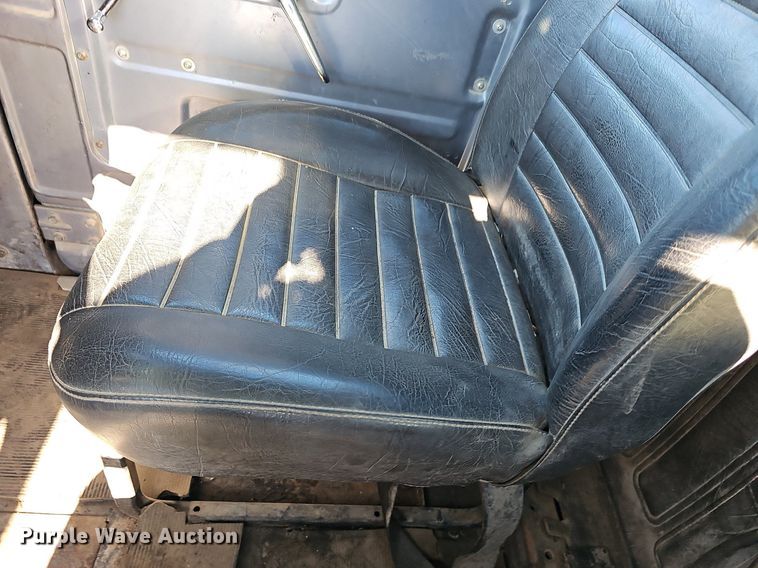 image for item DN8568 1995 Mack RD690S  water truck