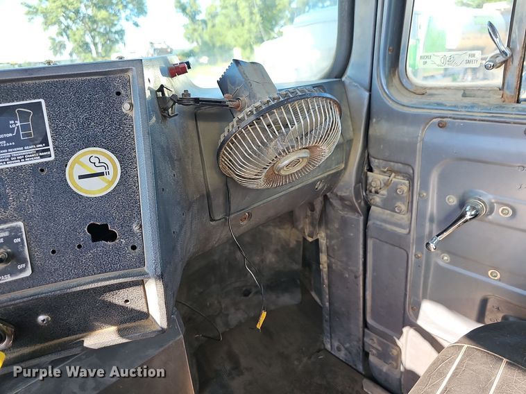 image for item DN8568 1995 Mack RD690S  water truck