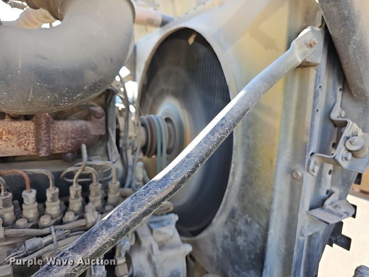 image for item DN8568 1995 Mack RD690S  water truck