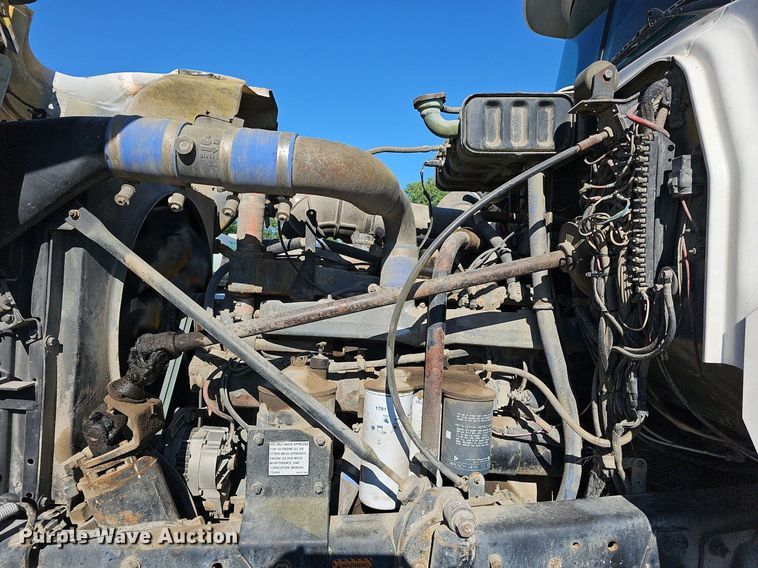 image for item DN8568 1995 Mack RD690S  water truck