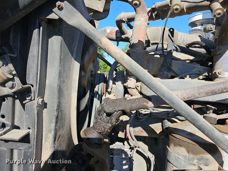 image for item DN8568 1995 Mack RD690S  water truck