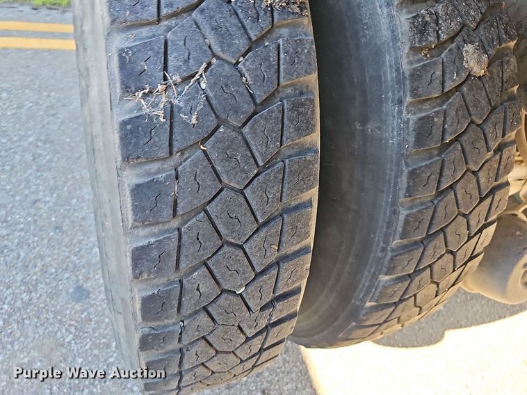 image for item DN8568 1995 Mack RD690S  water truck