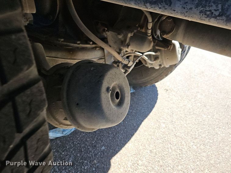 image for item DN8568 1995 Mack RD690S  water truck