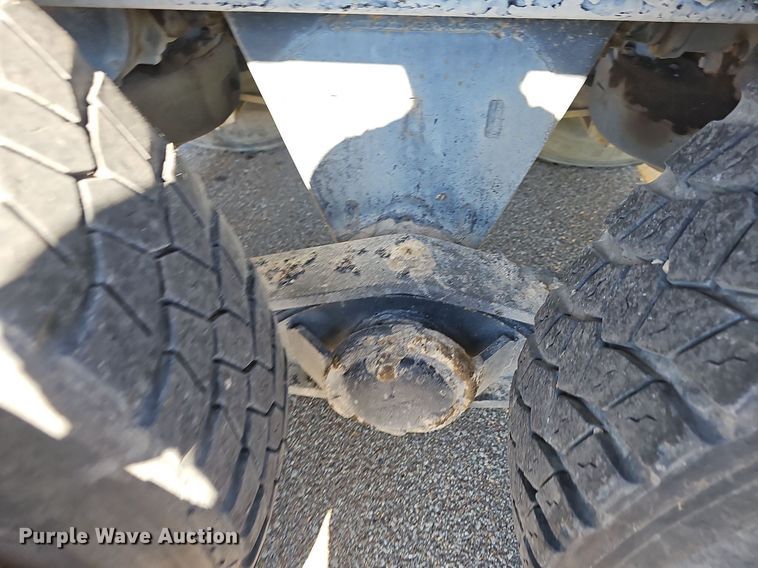 image for item DN8568 1995 Mack RD690S  water truck