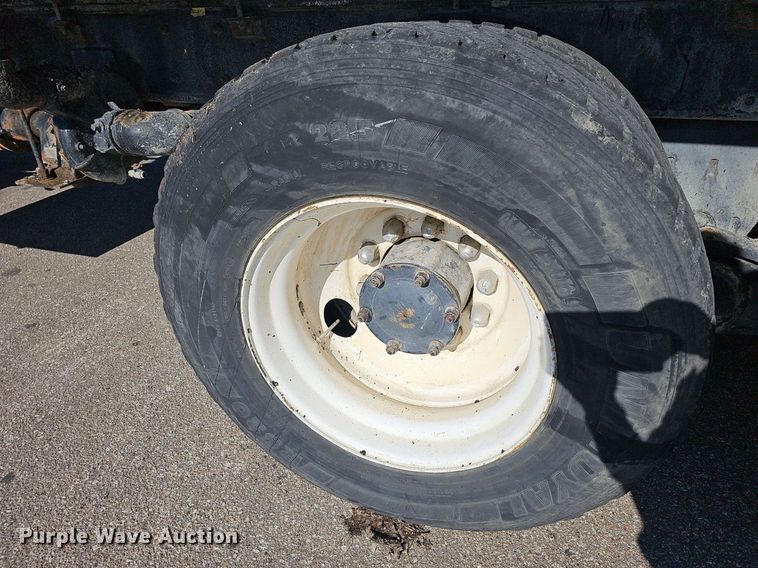 image for item DN8568 1995 Mack RD690S  water truck