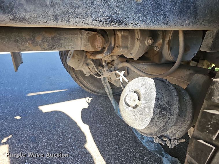 image for item DN8568 1995 Mack RD690S  water truck