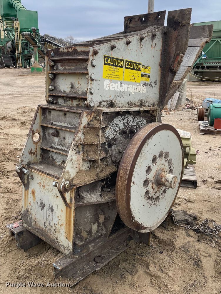 image for item DN8570 1987 Cedarapids 20  roller bearing hammermill