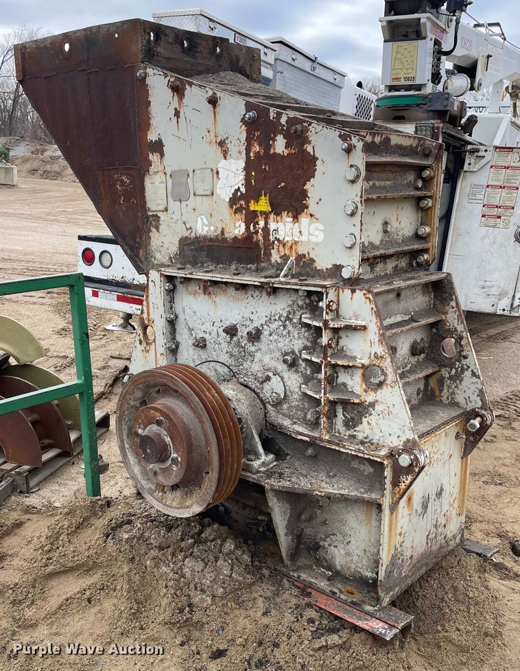 image for item DN8570 1987 Cedarapids 20  roller bearing hammermill