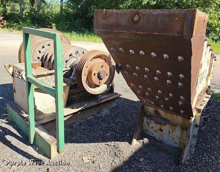 image for item DN8570 1987 Cedarapids 20  roller bearing hammermill