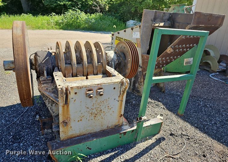 image for item DN8570 1987 Cedarapids 20  roller bearing hammermill