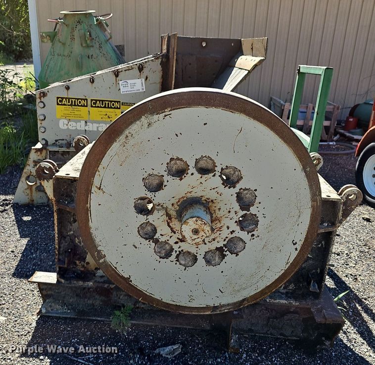 image for item DN8570 1987 Cedarapids 20  roller bearing hammermill