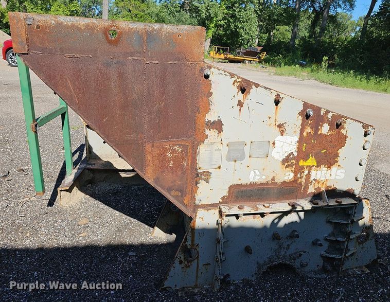 image for item DN8570 1987 Cedarapids 20  roller bearing hammermill