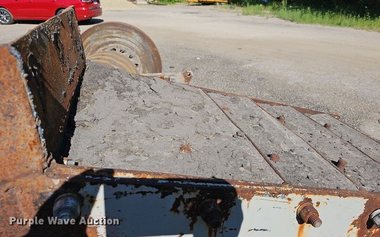 image for item DN8570 1987 Cedarapids 20  roller bearing hammermill