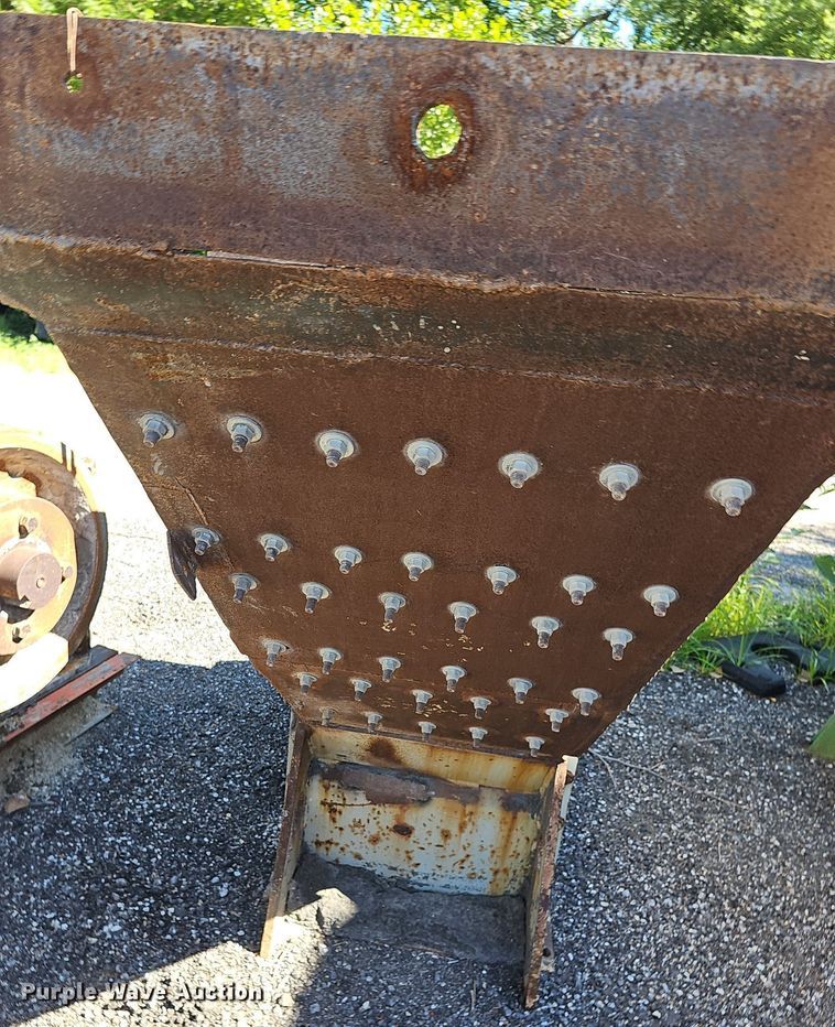 image for item DN8570 1987 Cedarapids 20  roller bearing hammermill