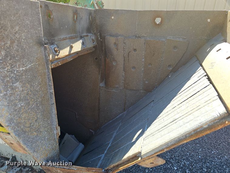 image for item DN8570 1987 Cedarapids 20  roller bearing hammermill