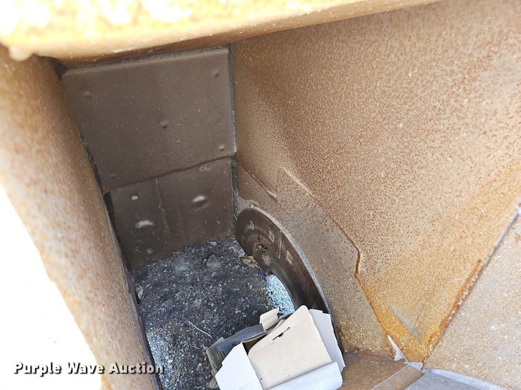 image for item DN8570 1987 Cedarapids 20  roller bearing hammermill