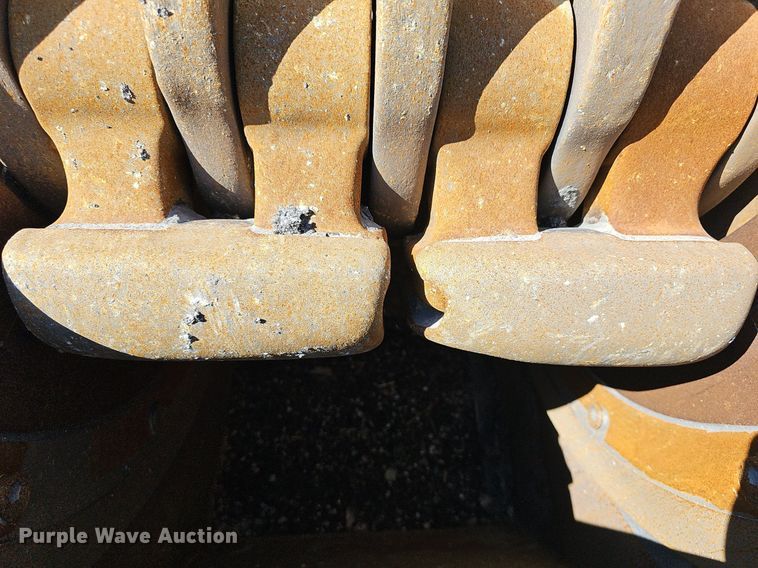 image for item DN8570 1987 Cedarapids 20  roller bearing hammermill