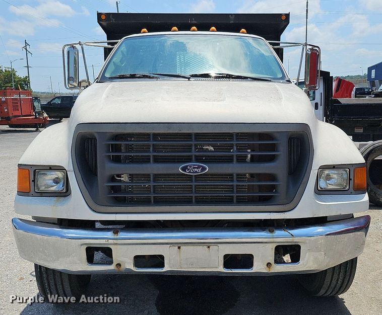 image for item DO2865 2003 Ford F650 Super Duty XLT  dump truck
