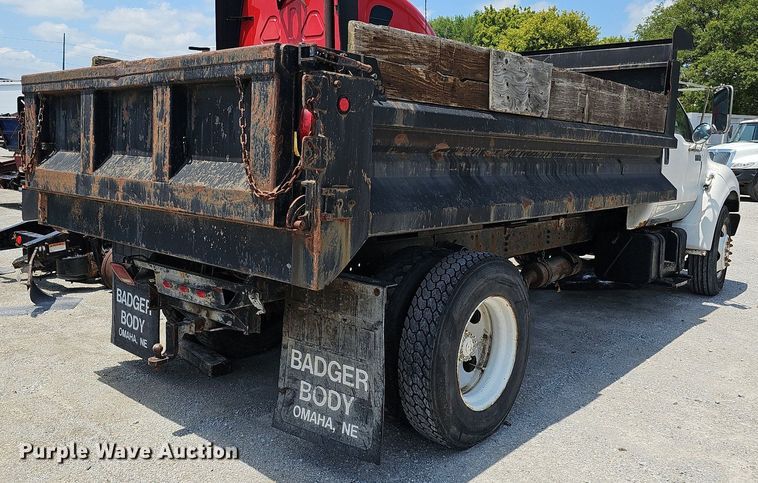 image for item DO2865 2003 Ford F650 Super Duty XLT  dump truck