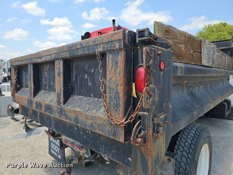 image for item DO2865 2003 Ford F650 Super Duty XLT  dump truck