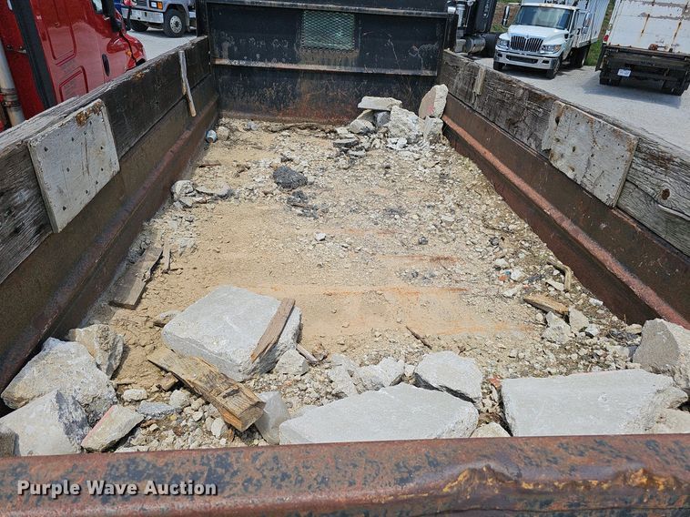 image for item DO2865 2003 Ford F650 Super Duty XLT  dump truck