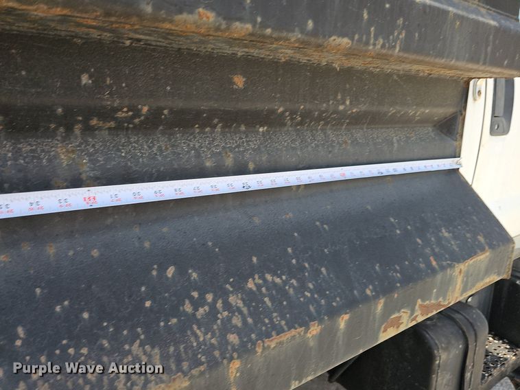 image for item DO2865 2003 Ford F650 Super Duty XLT  dump truck